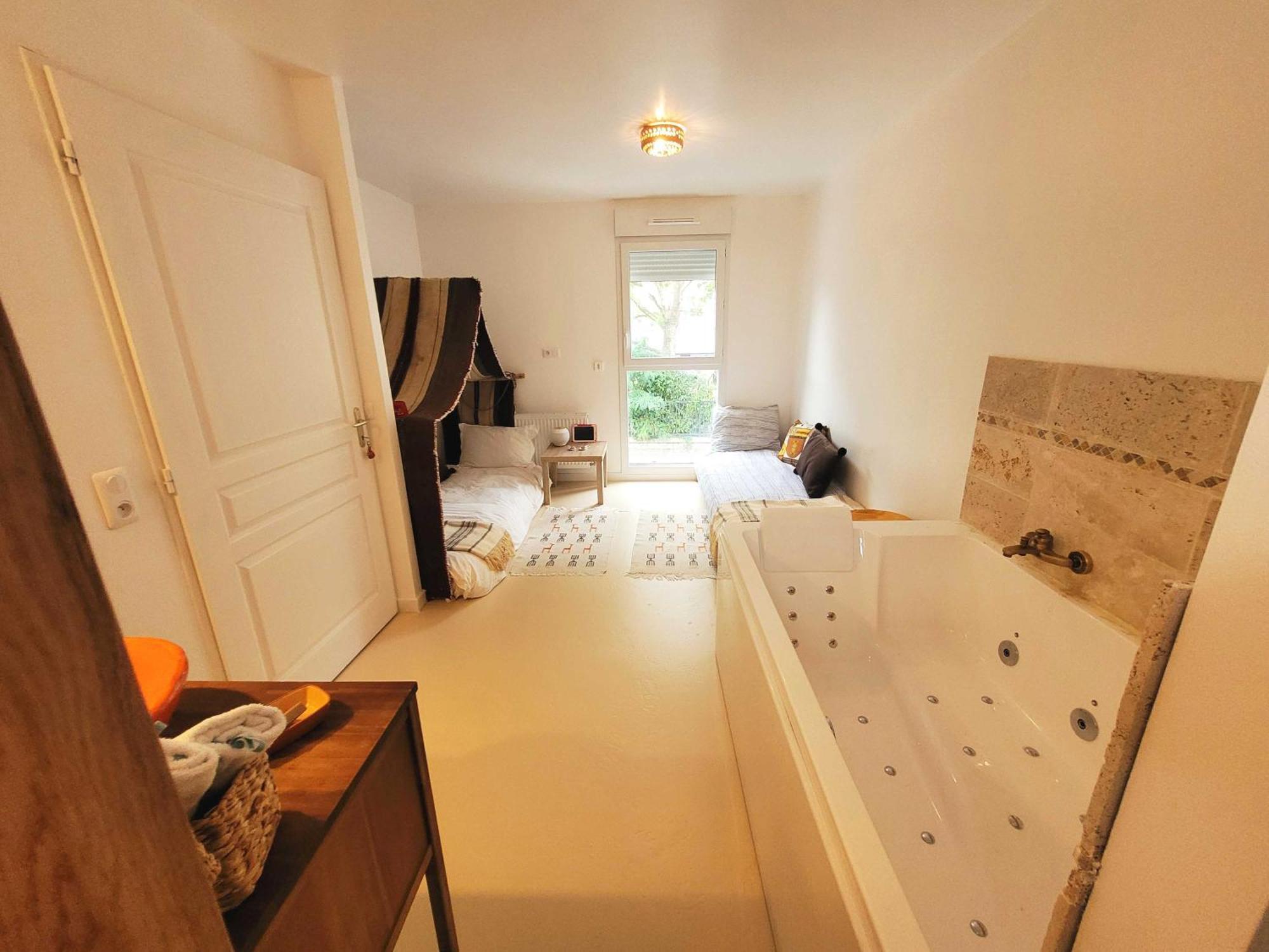 Dream Of Mediterranean House, Jacuzzi, Bbq, Delices Ensoleilles Sartrouville Exteriör bild