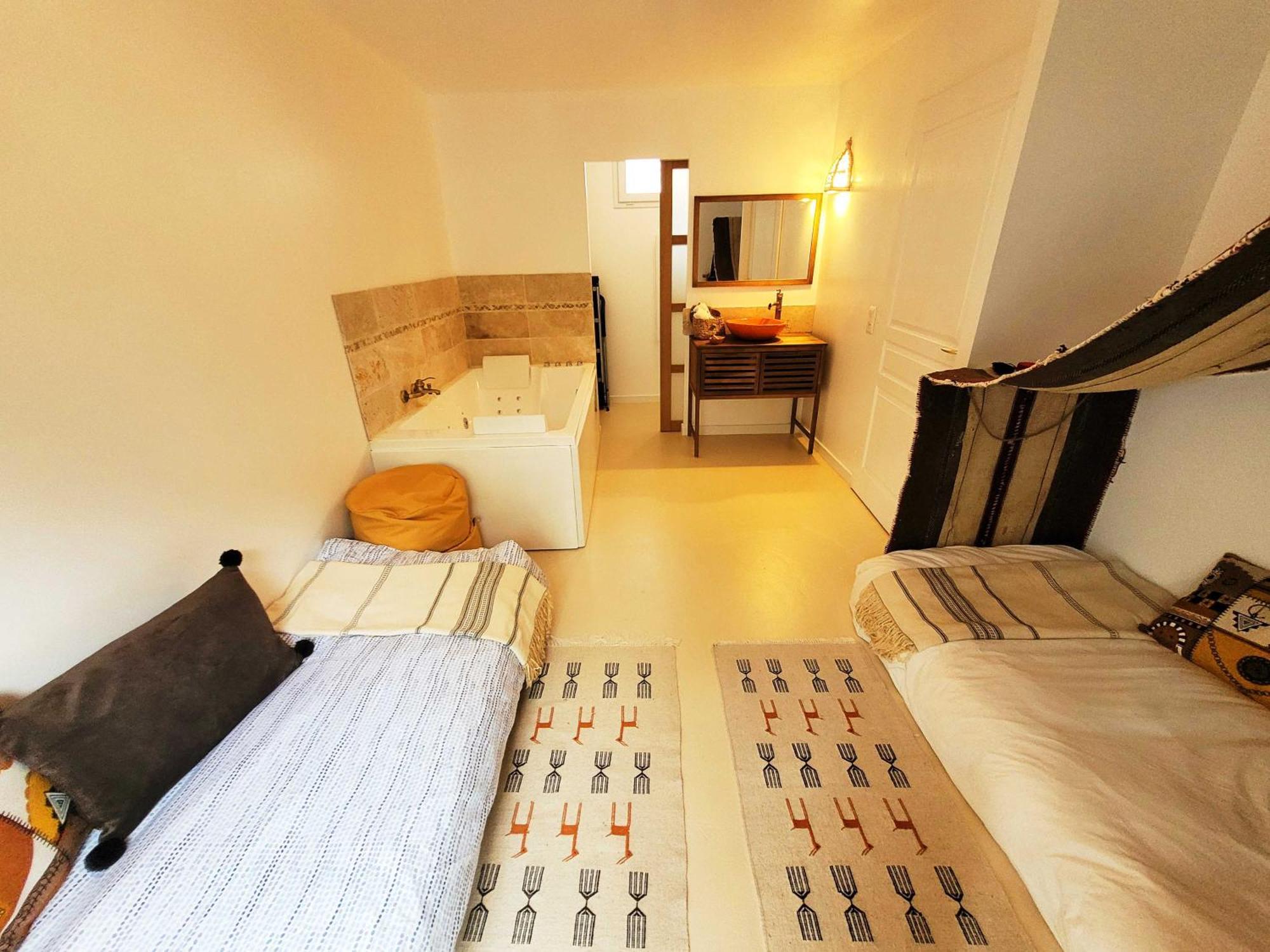 Dream Of Mediterranean House, Jacuzzi, Bbq, Delices Ensoleilles Sartrouville Exteriör bild